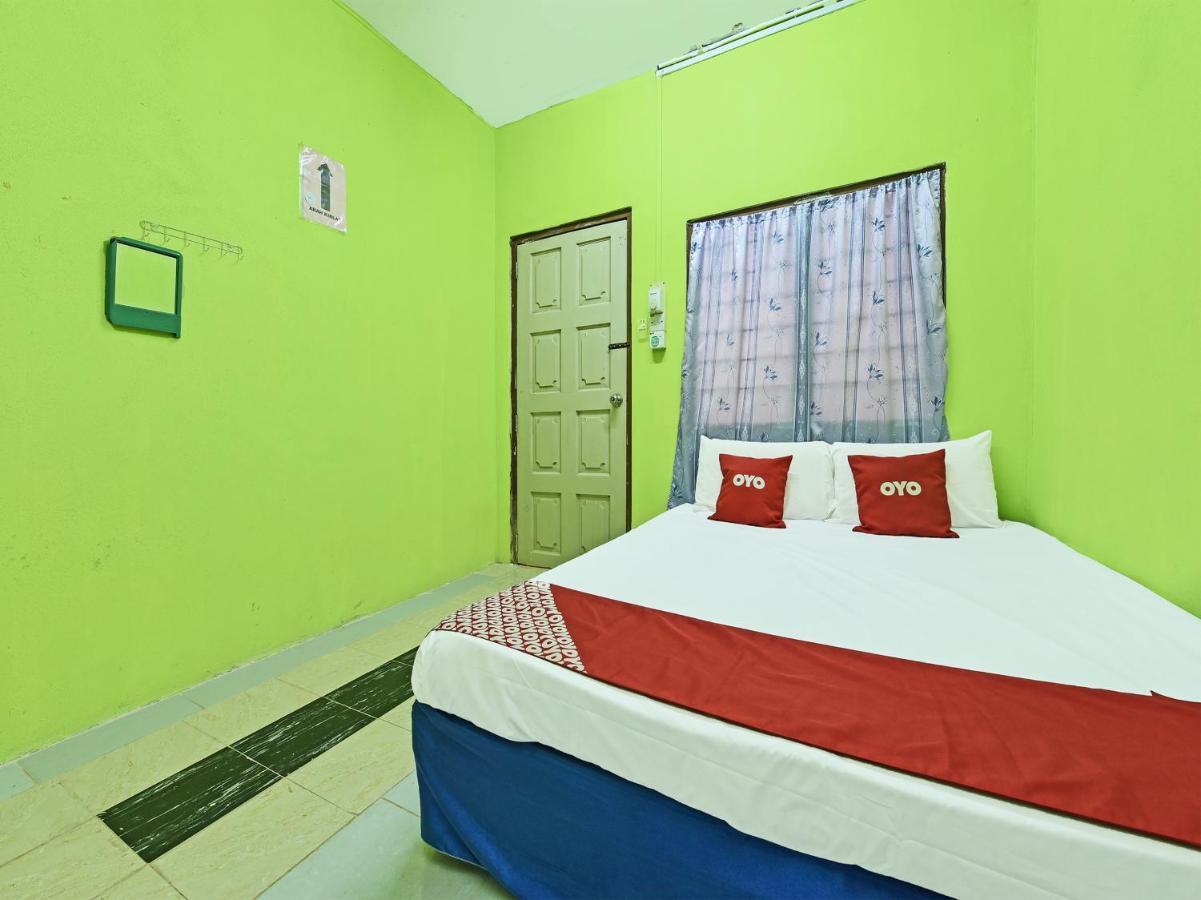 Oyo 90454 Haza Harmoni Guesthouse Kota Bharu Esterno foto