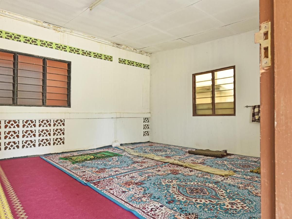 Oyo 90454 Haza Harmoni Guesthouse Kota Bharu Esterno foto