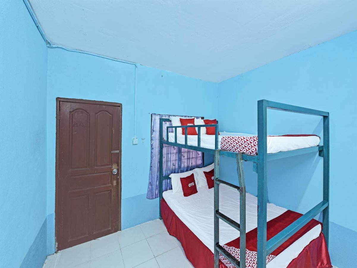 Oyo 90454 Haza Harmoni Guesthouse Kota Bharu Esterno foto