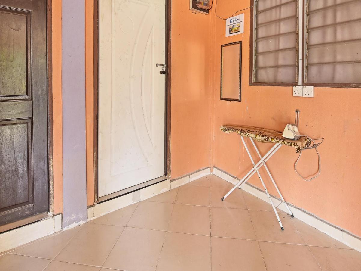 Oyo 90454 Haza Harmoni Guesthouse Kota Bharu Esterno foto